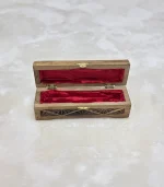 El Oyma Ceviz Ahşap Aksesuar Kutusu – 8x26x7 cm Kadife Kaplı Takı ve Tespih Kutusu | Dekoratif Kutu - Görsel 4